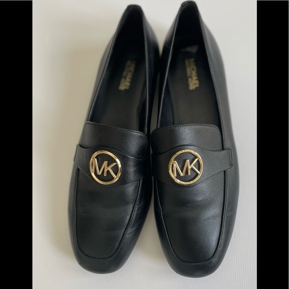 Like New Michael Kors Size 6 Black Heather MK Logo Loafer